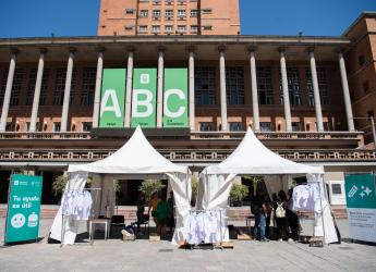«Tu ayuda es útil» en la explanada de la Intendencia de Montevideo, 27 de febrero de 2023