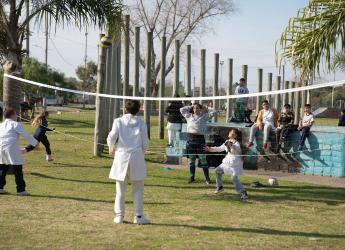 Peatonal barrial en la Plaza Alba Roballo, Municipio D