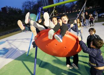Montevideo avanza en espacios públicos, inauguración de espacio de juegos infantiles en el parque Andalucía