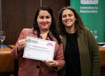 Entrega de certificados del curso de Atención a la Dependencia organizado por la Intendencia de Montevideo
