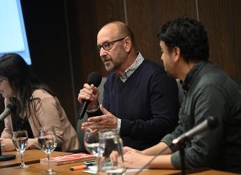 Charla del sociólogo y consultor en urbanismo Lawrence Barth