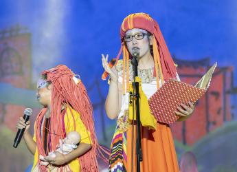Encuentro de Carnaval de las Promesas en el teatro de Verano