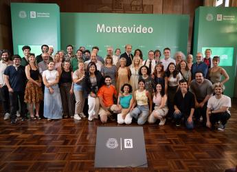 Carolina Cosse, María Inés Obaldía ,Federico Graña y Olga Otegui participan de la firma de documento de compra para el nuevo edificio de EMAD