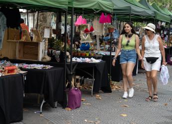 Feria de Economía Social y Solidaria en plaza de los Treinta y Tres