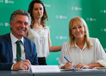 Intendenta Carolina Cosse firma convenio con Ministerio de ambiente para la construcción de Planta de Valorización de Orgánicos para producir alimento porcino ,  22 de febrero de 2024