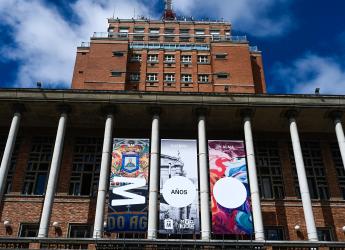 Fachada de la intendencia por los 300 años de Montevideo