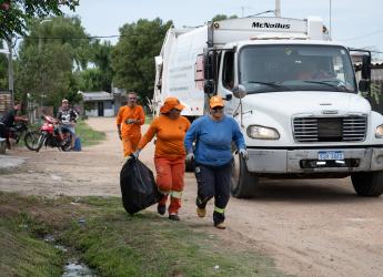 Servicio de recolección de residuos puerta a puerta en barrio Bajo Valencia