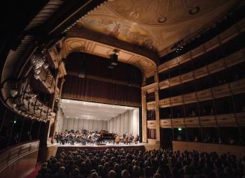 Concierto para piano y orquesta de Robert Schumann de la Orquesta Filarmónica de Montevideo. Teatro Solís