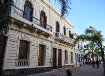 Refacción de fachadas en calle Pérez Castellano
