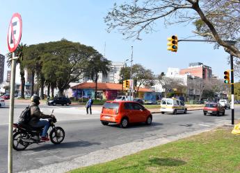 Semáforos Av. Centenario y Brito Foresti