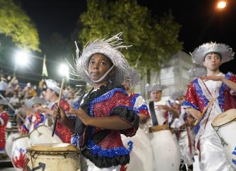 Desfile de Llamadas por Isla de Flores 