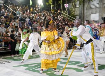 Desfile de Llamadas por Isla de Flores 