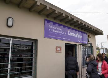 Recorrida del intendente Christian Di Candia por el Municipio G