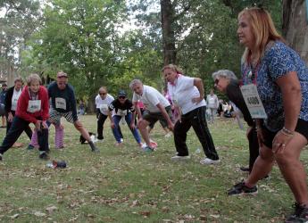 Cardiocaminata de  personas mayores en Parque Rivera