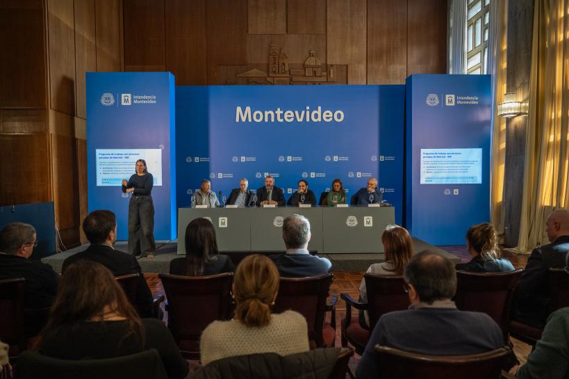 Conferencia de prensa por presentación de "Construir oportunida