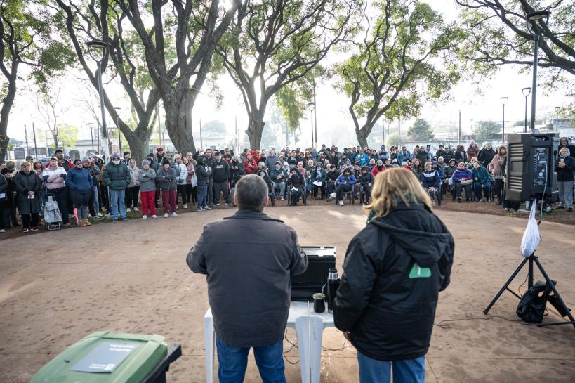 Entrega de contenedores intradomiciliarios e intraprediales en e