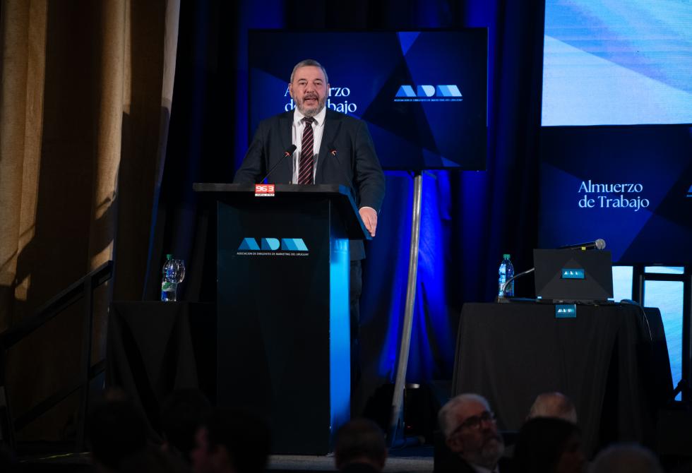 Intendente Mario Bergara participa en almuerzo de ADM
